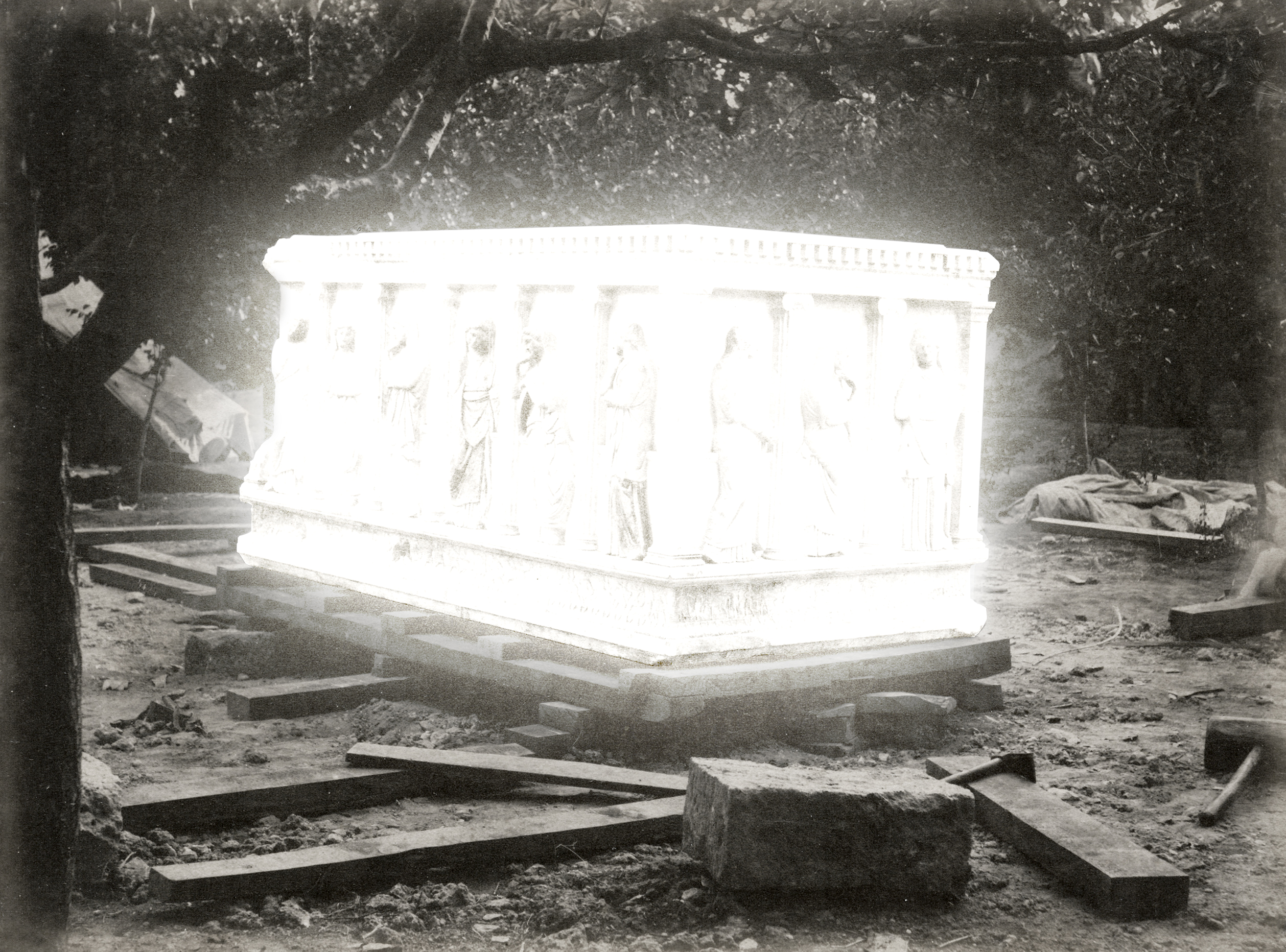 Foto: Akram Zaatari, Aus der Serie: An Extraordinary Event, 2018. Inkjet Print, in 8 Teilen, 44,6 x 35,7 x 3,5 cm. Fotos basieren auf dem AbdulHamid-Album #91533. Courtesy of Rare Books Library, Istanbul University © Akram Zaatari