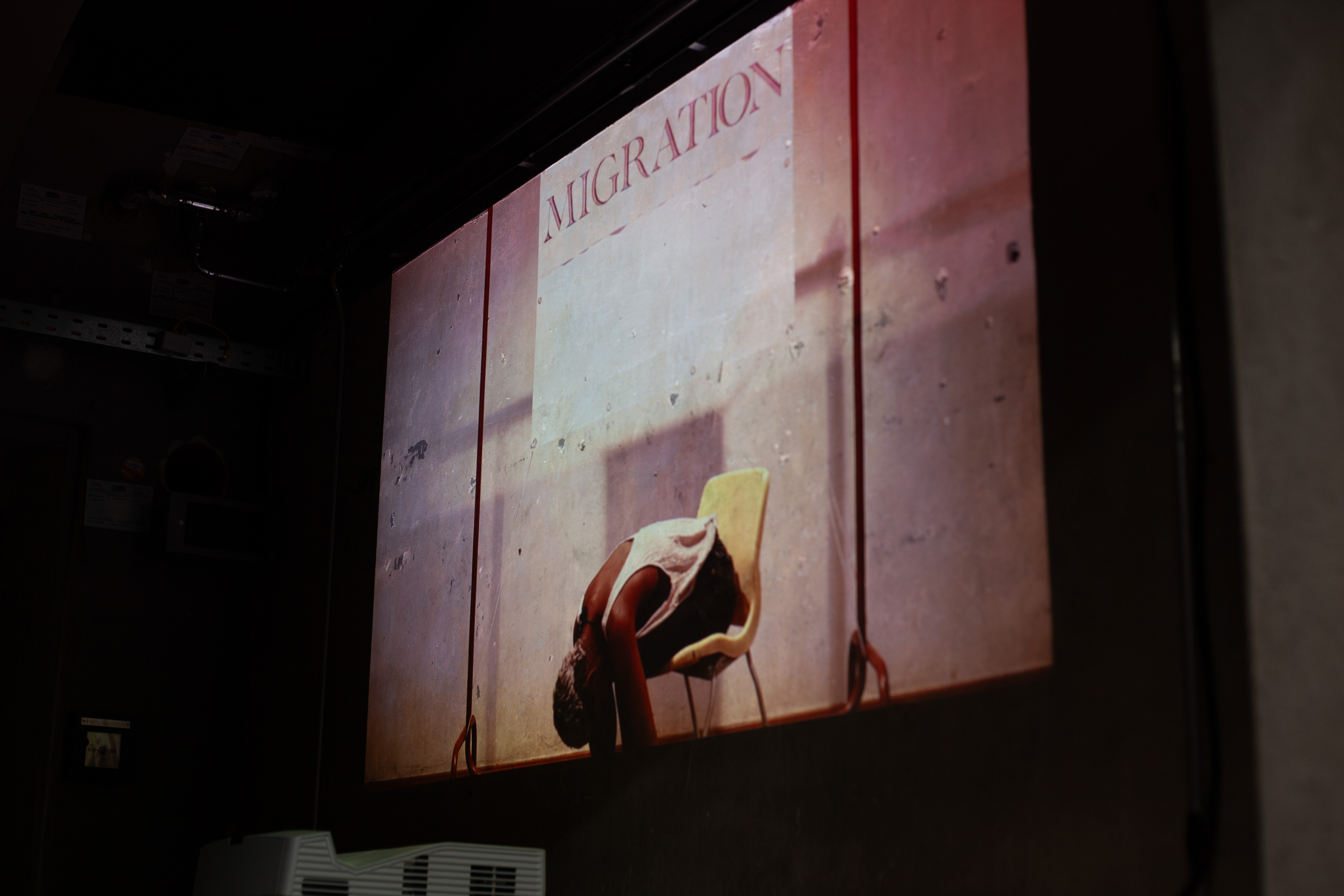 © Quinn Gapp – Screening, Ausstellungsansicht „Migration is not a Background