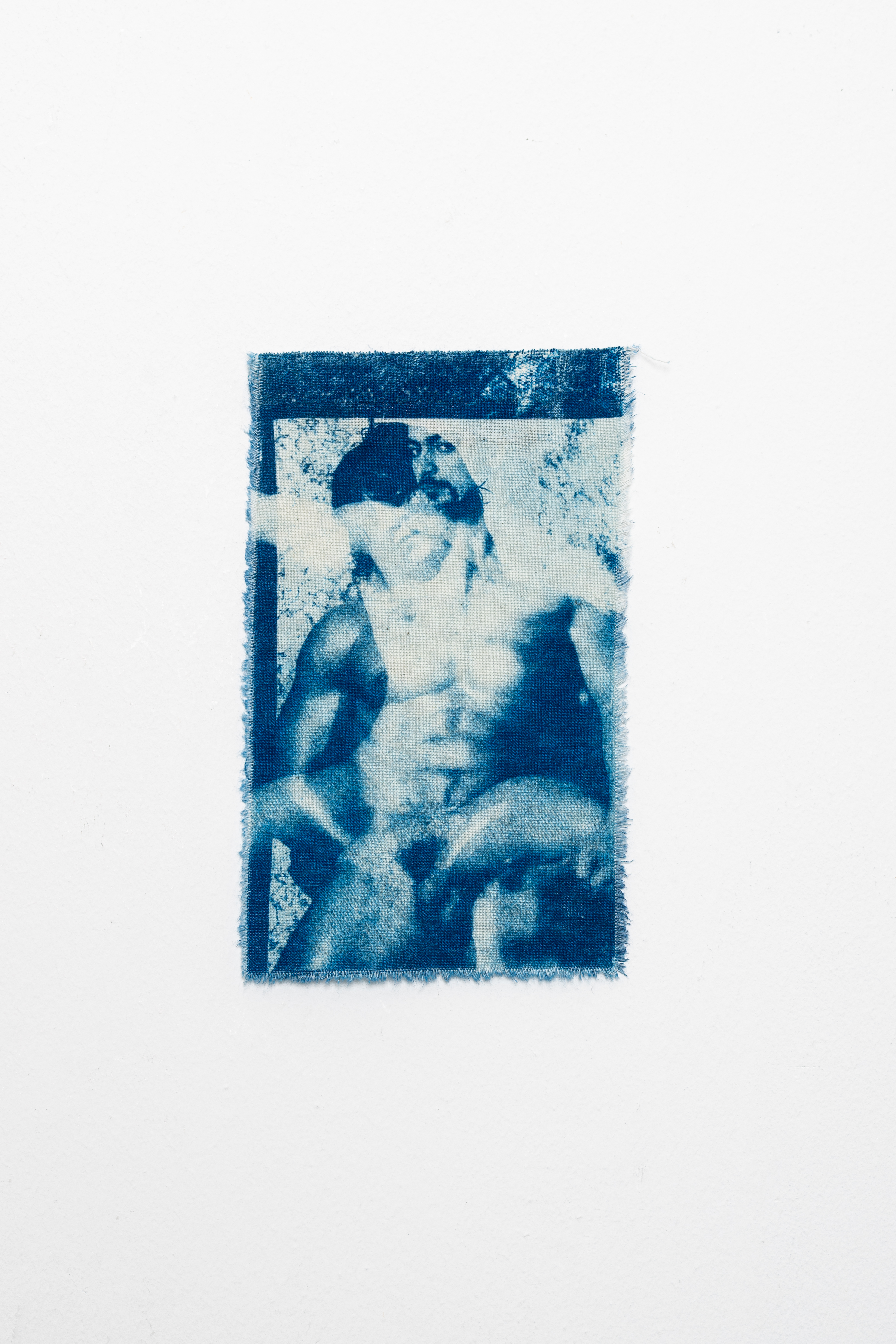© Maik Gräf, 2026, Cyanotypie auf Baumwolle, 17,5x10 cm.